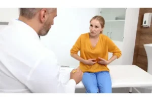 What an evaluation for fibrosis/cirrhosis usually include